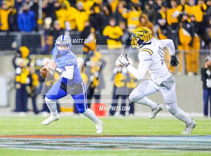 Thumbnail 3 in Archbishop Moeller vs. Olentangy Liberty (OHSAA Division 1 Final) photogallery.