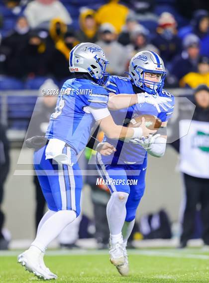 Thumbnail 2 in Archbishop Moeller vs. Olentangy Liberty (OHSAA Division 1 Final) photogallery.
