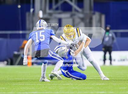 Thumbnail 1 in Archbishop Moeller vs. Olentangy Liberty (OHSAA Division 1 Final) photogallery.