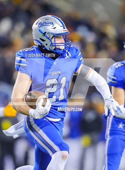 Thumbnail 3 in Archbishop Moeller vs. Olentangy Liberty (OHSAA Division 1 Final) photogallery.