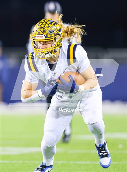 Thumbnail 3 in Archbishop Moeller vs. Olentangy Liberty (OHSAA Division 1 Final) photogallery.