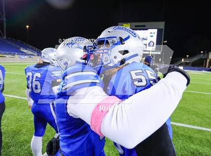 Thumbnail 1 in Archbishop Moeller vs. Olentangy Liberty (OHSAA Division 1 Final) photogallery.
