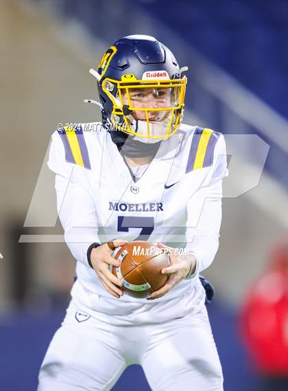 Thumbnail 2 in Archbishop Moeller vs. Olentangy Liberty (OHSAA Division 1 Final) photogallery.