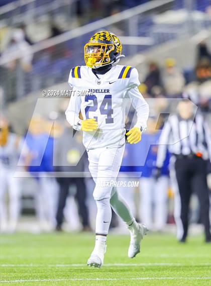 Thumbnail 1 in Archbishop Moeller vs. Olentangy Liberty (OHSAA Division 1 Final) photogallery.