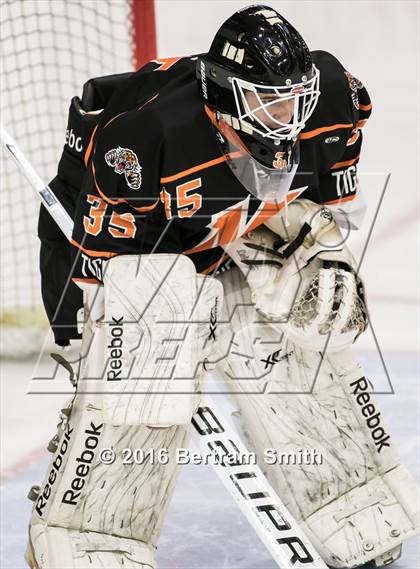 Thumbnail 3 in Mamaroneck vs. West Genesee (NYSPHSAA Division 1 Final) photogallery.