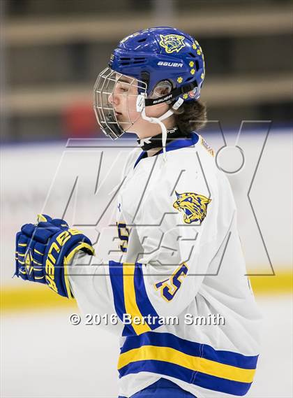 Thumbnail 3 in Mamaroneck vs. West Genesee (NYSPHSAA Division 1 Final) photogallery.