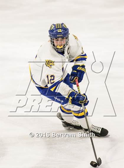 Thumbnail 3 in Mamaroneck vs. West Genesee (NYSPHSAA Division 1 Final) photogallery.