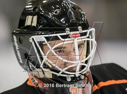 Thumbnail 1 in Mamaroneck vs. West Genesee (NYSPHSAA Division 1 Final) photogallery.
