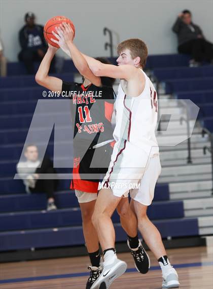 Thumbnail 1 in White Plains vs Porter-Gaud (Rotary Roundball Classic) photogallery.