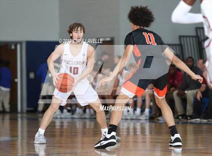 Thumbnail 2 in White Plains vs Porter-Gaud (Rotary Roundball Classic) photogallery.