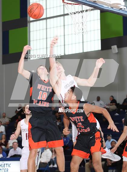 Thumbnail 2 in White Plains vs Porter-Gaud (Rotary Roundball Classic) photogallery.