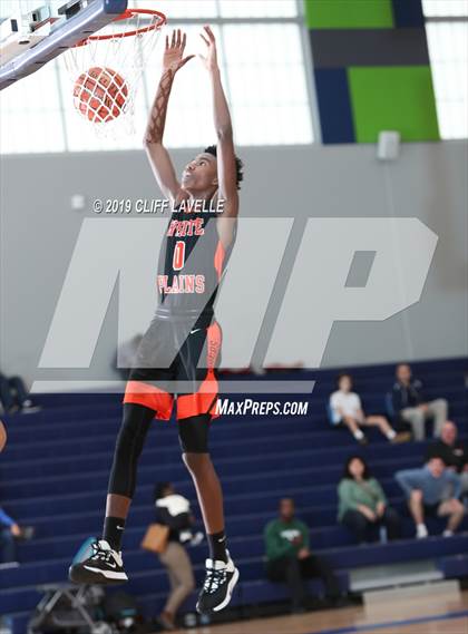Thumbnail 1 in White Plains vs Porter-Gaud (Rotary Roundball Classic) photogallery.