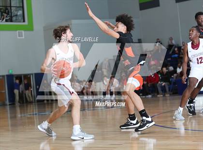 Thumbnail 2 in White Plains vs Porter-Gaud (Rotary Roundball Classic) photogallery.