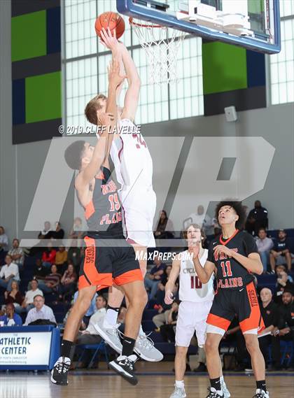 Thumbnail 1 in White Plains vs Porter-Gaud (Rotary Roundball Classic) photogallery.