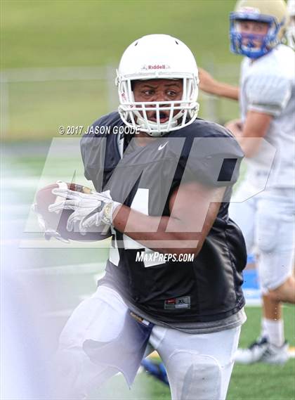Thumbnail 2 in Siegel @ Brentwood (Freshman Scrimmage) photogallery.
