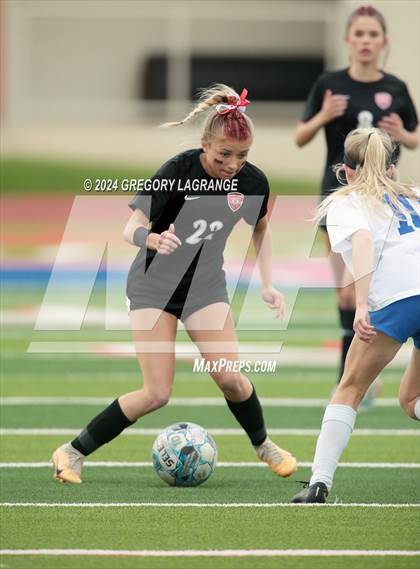 Thumbnail 3 in Midlothian vs Colleyville Heritage (UIL Soccer 5A Regional Quarter Final) photogallery.
