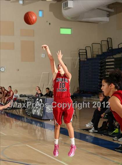 Thumbnail 2 in Westview vs. Red Mountain (So Cal Holiday Prep Classic) photogallery.