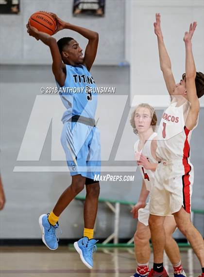 Thumbnail 3 in Bella Vista vs Burbank (Cordova Christmas Classic) photogallery.