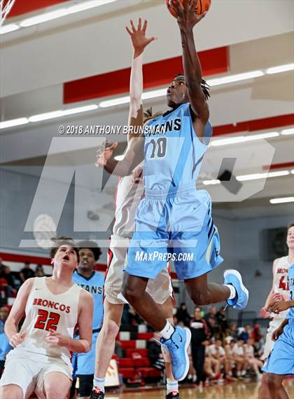 Thumbnail 3 in Bella Vista vs Burbank (Cordova Christmas Classic) photogallery.