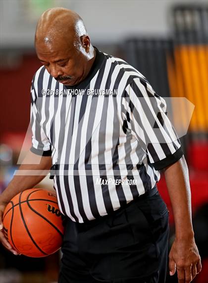 Thumbnail 1 in Bella Vista vs Burbank (Cordova Christmas Classic) photogallery.