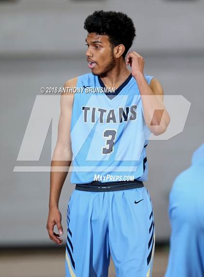 Thumbnail 1 in Bella Vista vs Burbank (Cordova Christmas Classic) photogallery.