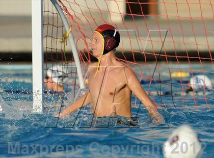 Thumbnail 1 in Los Alamitos vs Esperanza photogallery.