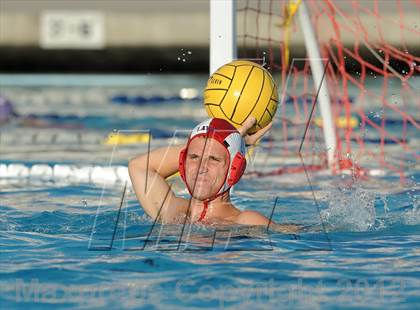 Thumbnail 1 in Los Alamitos vs Esperanza photogallery.