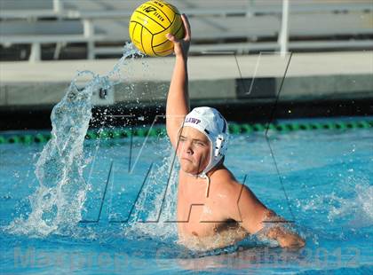 Thumbnail 2 in Los Alamitos vs Esperanza photogallery.