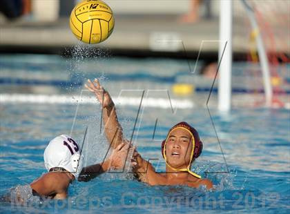Thumbnail 3 in Los Alamitos vs Esperanza photogallery.