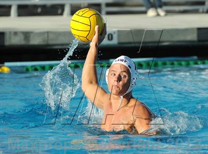 Thumbnail 3 in Los Alamitos vs Esperanza photogallery.