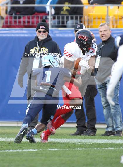 Thumbnail 2 in Aliquippa Vs Central Valley (WPIAL 3A Final) photogallery.