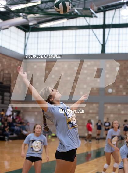 Thumbnail 2 in Tivy vs Taft (Scrimmage) photogallery.