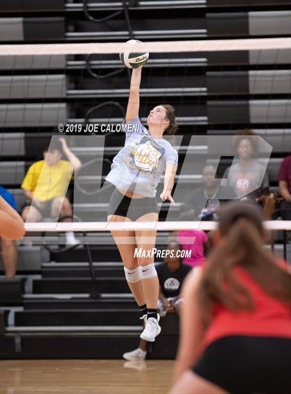 Thumbnail 3 in Tivy vs Taft (Scrimmage) photogallery.