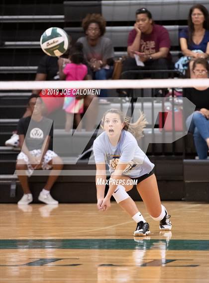 Thumbnail 2 in Tivy vs Taft (Scrimmage) photogallery.