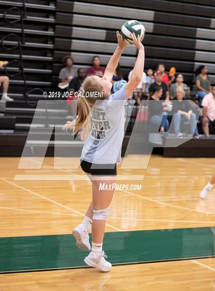 Thumbnail 2 in Tivy vs Taft (Scrimmage) photogallery.