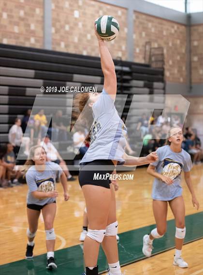 Thumbnail 2 in Tivy vs Taft (Scrimmage) photogallery.