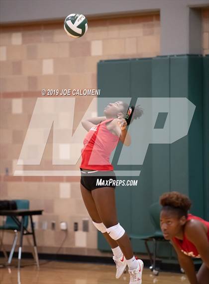 Thumbnail 3 in Tivy vs Taft (Scrimmage) photogallery.