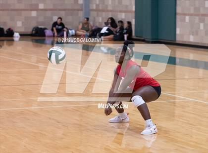 Thumbnail 3 in Tivy vs Taft (Scrimmage) photogallery.