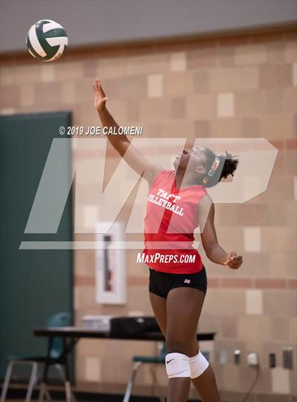 Thumbnail 2 in Tivy vs Taft (Scrimmage) photogallery.