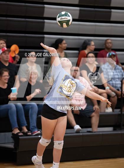 Thumbnail 1 in Tivy vs Taft (Scrimmage) photogallery.