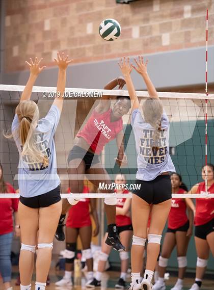Thumbnail 1 in Tivy vs Taft (Scrimmage) photogallery.