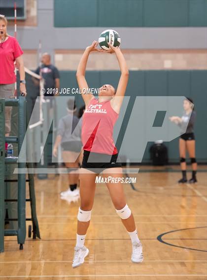 Thumbnail 2 in Tivy vs Taft (Scrimmage) photogallery.