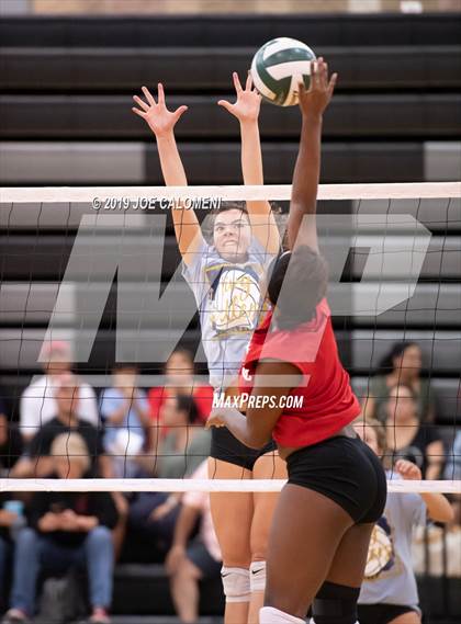 Thumbnail 3 in Tivy vs Taft (Scrimmage) photogallery.
