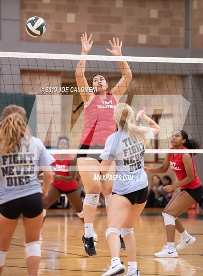 Thumbnail 2 in Tivy vs Taft (Scrimmage) photogallery.