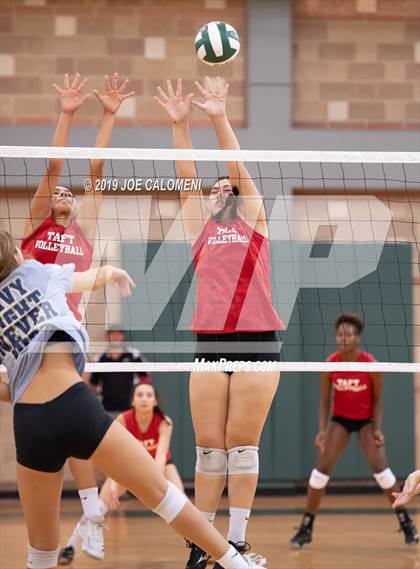 Thumbnail 3 in Tivy vs Taft (Scrimmage) photogallery.