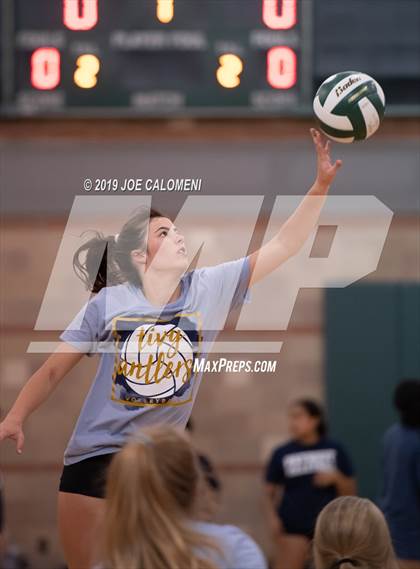 Thumbnail 3 in Tivy vs Taft (Scrimmage) photogallery.