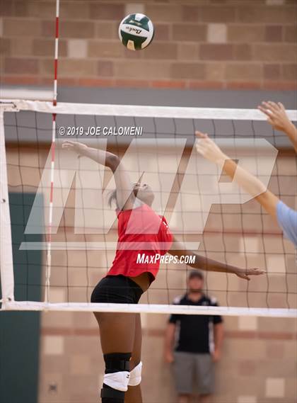 Thumbnail 3 in Tivy vs Taft (Scrimmage) photogallery.