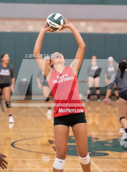 Thumbnail 1 in Tivy vs Taft (Scrimmage) photogallery.