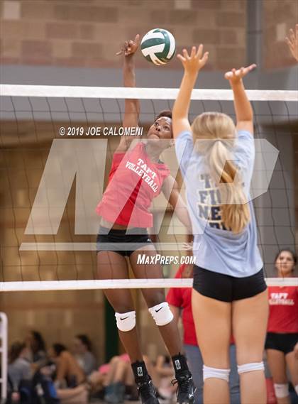 Thumbnail 2 in Tivy vs Taft (Scrimmage) photogallery.