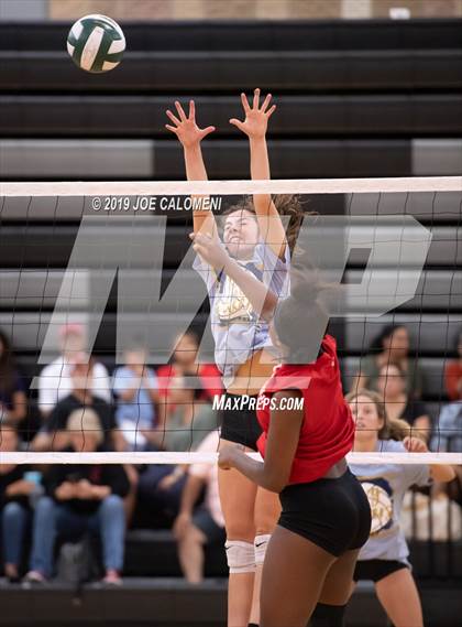 Thumbnail 1 in Tivy vs Taft (Scrimmage) photogallery.